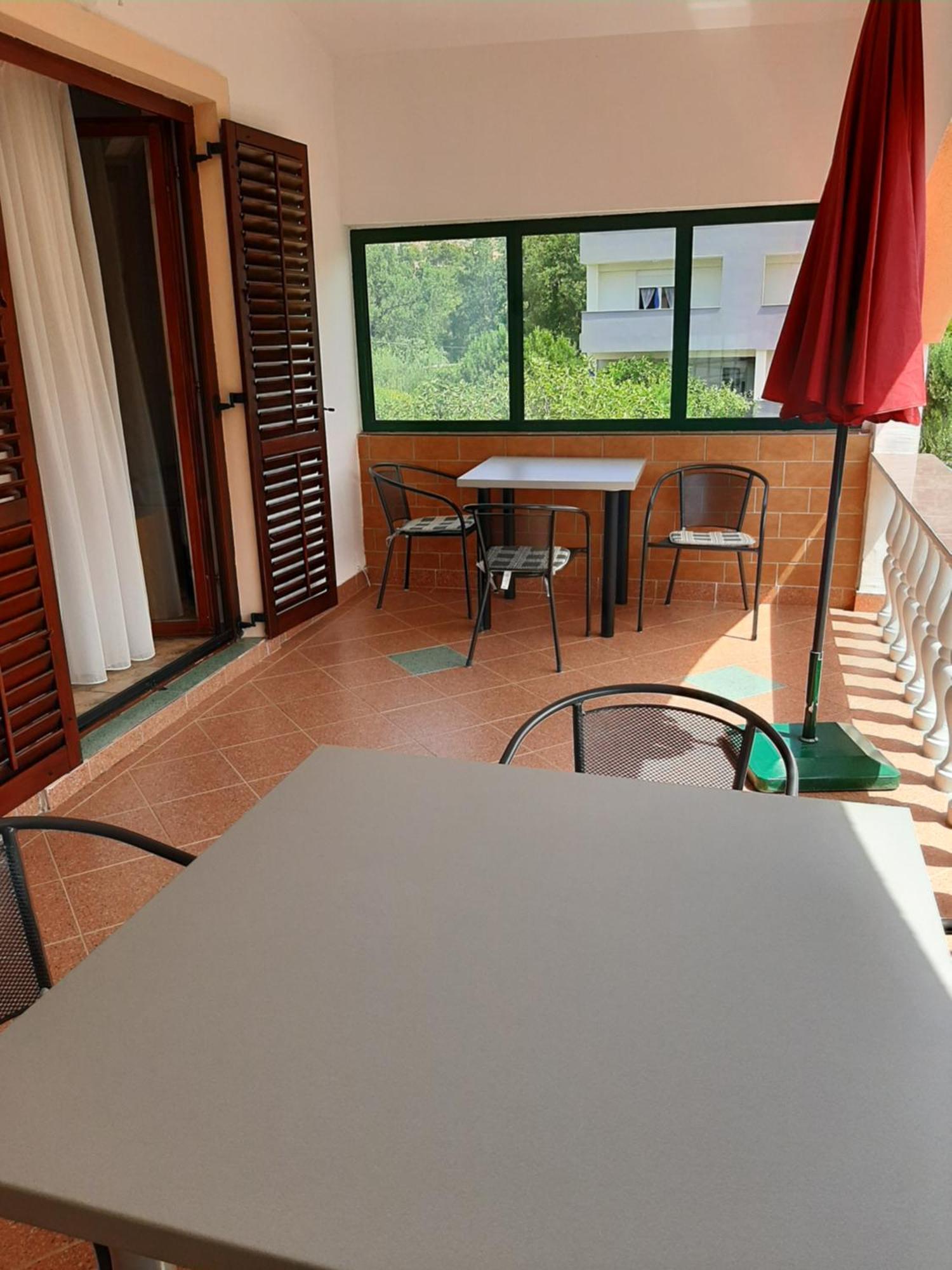 Apartments Marta Starigrad Paklenica Quarto foto